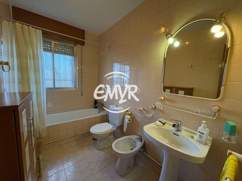 Foto 27d8a85f-5e50-4d9c-abfb-5cbda55016d7. Chalet venta finca con casa a 4 km en Área Rural Zamora