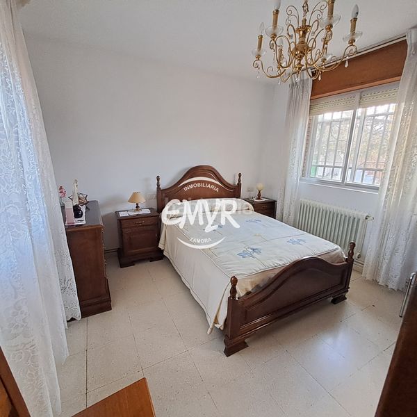 Foto 5ac7f0e0-26dd-4f0d-8e11-14c236b8b6bd. Chalet venta finca con casa a 4 km en Área Rural Zamora