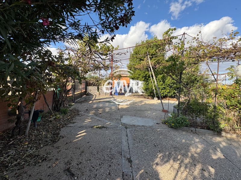 Foto a7387cb8-fba6-48fe-96c9-fd649bdcf735. Chalet venta finca con casa a 4 km en Área Rural Zamora