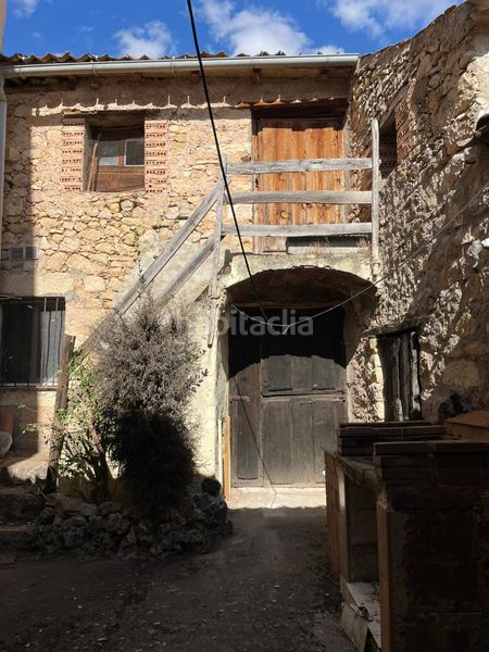 Foto 61c3dae0-f495-4354-b063-387d906da026. Masia amb aparcament a Valleruela de Pedraza