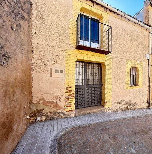 Foto ca0ae3b0-085d-46f9-88ab-0f30a530cab0. Masia amb aparcament a Valleruela de Pedraza