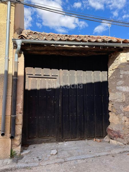 Foto fab3f42a-e968-4ac0-8db6-c7239fe4b200. Masia amb aparcament a Valleruela de Pedraza
