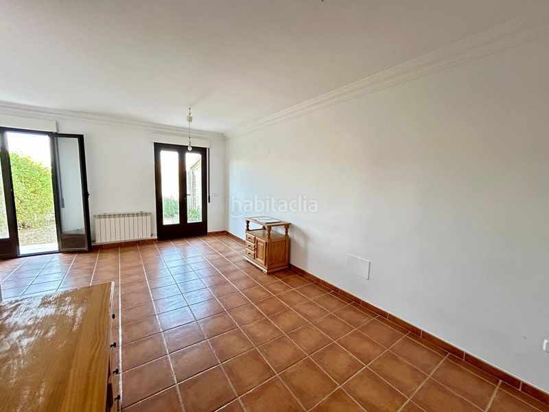 Foto 9d3c18cf-2314-4783-9449-9bd240512c08. Casa adossada amb calefacció a Área Rural Segovia