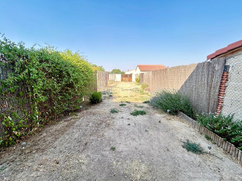 Foto c13c2694-4456-4371-99de-71f039909514. Casa adossada amb calefacció a Área Rural Segovia