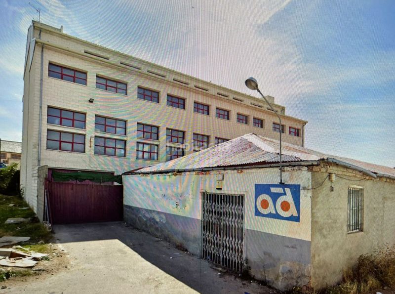 Foto 460ee5df-448c-4be6-b9ec-8ee90113b3f0. Affitto capannone industriale con riscaldamento in Segovia