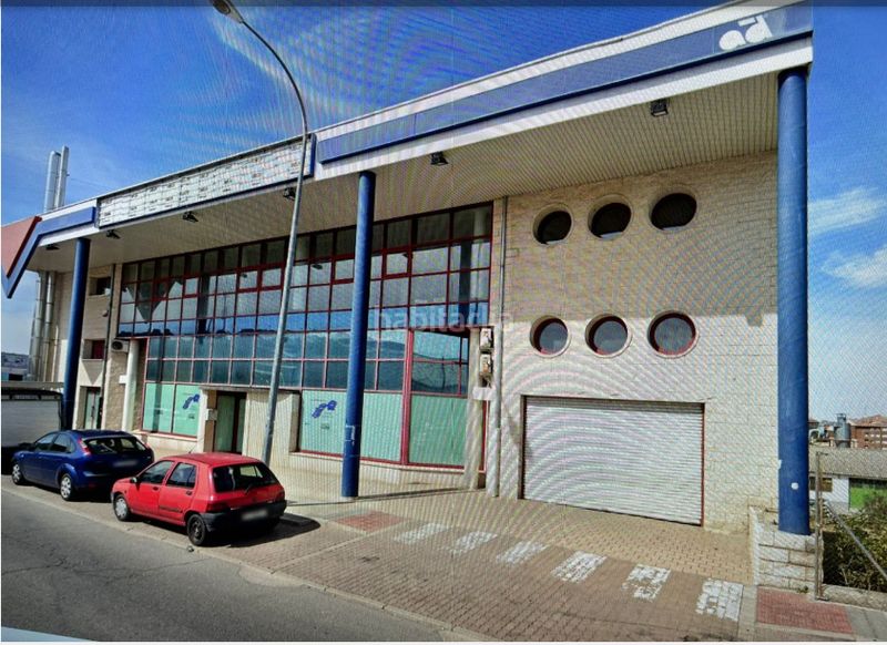 Foto d9fad303-f78d-4a13-b5d9-bcd35cec6fac. Affitto capannone industriale con riscaldamento in Segovia