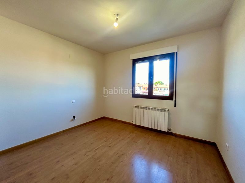 Foto 0f9190b3-ada7-4856-9607-6121bc0a7bfe. Casa adossada amb calefacció a Área Rural Segovia