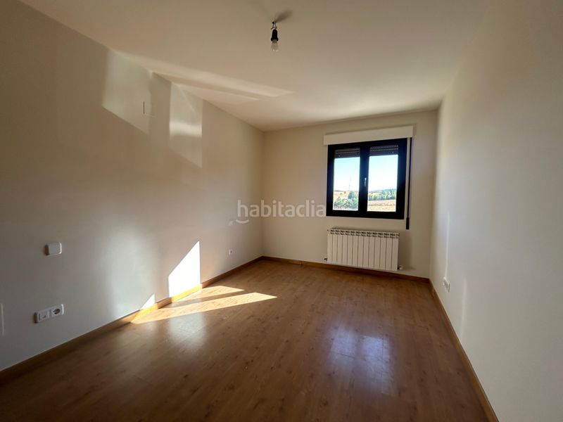 Foto 2f609456-9864-4b06-9368-9a7b7e1925eb. Casa adossada amb calefacció a Área Rural Segovia