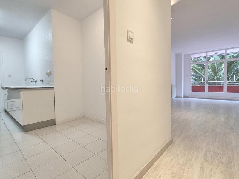Foto c851f1ec-a984-44de-a63e-9b7022af502e. Piso  de 4 habitaciones con terraza en eixample en Barcelona