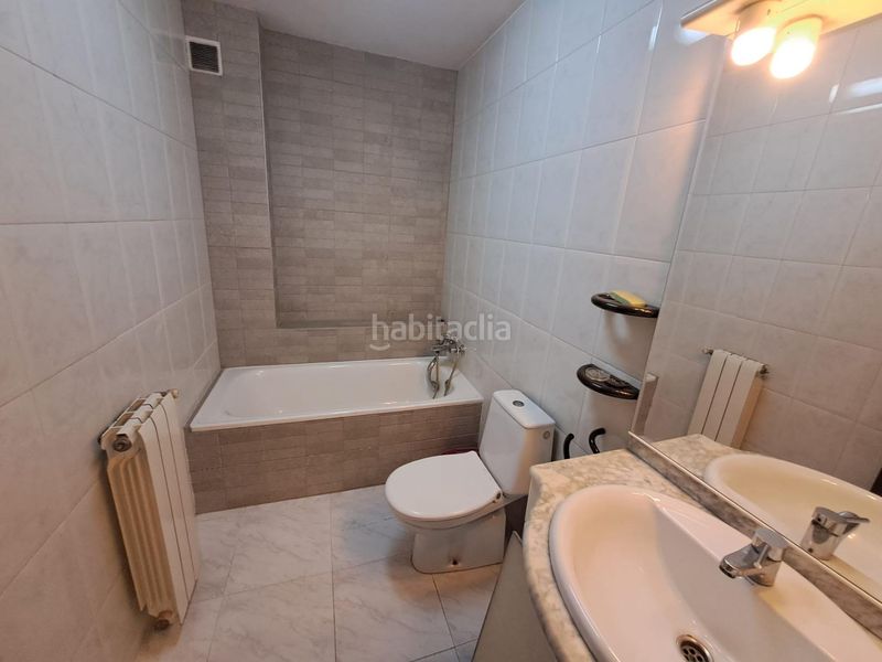 Foto 42547296-ce7b-4d16-9a7c-30481c2b2e42. Casa amb calefacció a Centre Sabadell