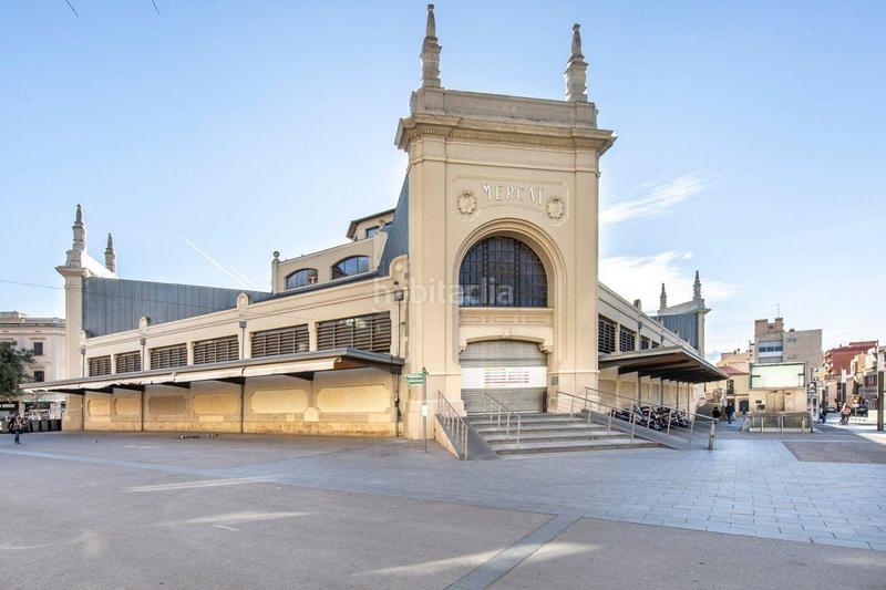 Foto 55411c37-0db1-494c-a963-36a93a7f0c9f. Casa  inglesa de 300m2 al lado de la rambla en Sabadell