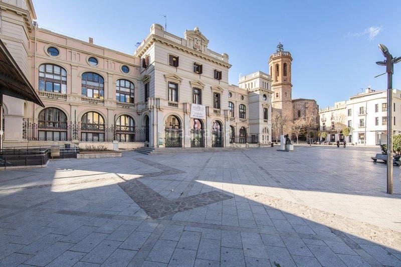 Foto 6def4572-5861-4045-a2fd-6e6fa56353e8. Casa  inglesa de 300m2 al lado de la rambla en Sabadell