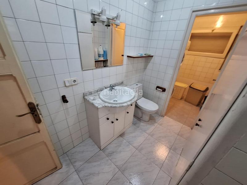 Foto 8e769f14-253f-4f57-b3d4-67aeb193c6dd. Casa  inglesa de 300m2 al lado de la rambla en Sabadell