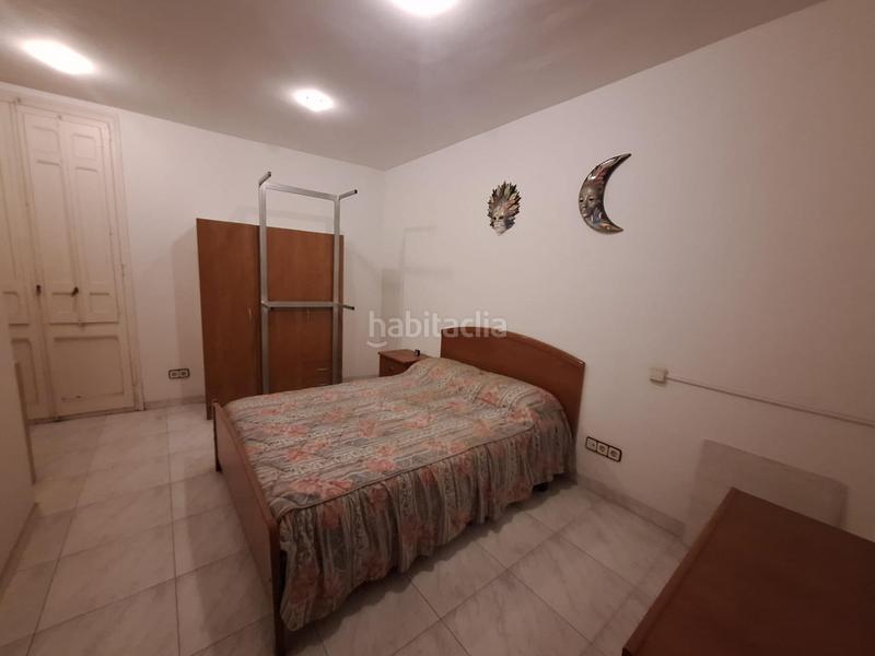 Foto a089a747-5ebc-41f7-8505-e3a991a2d13c. Casa  inglesa de 300m2 al lado de la rambla en Sabadell