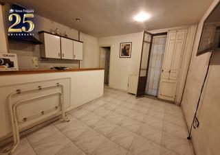 Casa a Centre. Casa inglesa de 300m2 al lado de la rambla