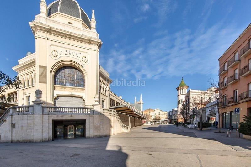 Foto c011d944-899a-426b-8b34-a802508ff2ba. Casa  inglesa de 300m2 al lado de la rambla en Sabadell