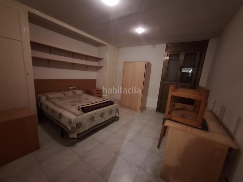 Foto dbae986c-804a-4d65-baa6-622ece7d8e8d. Casa  inglesa de 300m2 al lado de la rambla en Sabadell