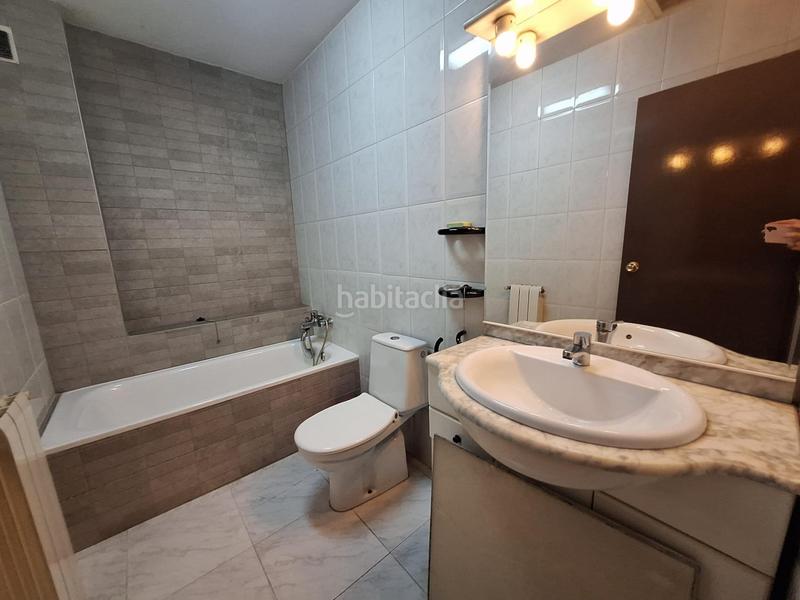 Foto ef0494e4-f90a-4fc6-a4cf-bbee2b0f725a. Casa  inglesa de 300m2 al lado de la rambla en Sabadell