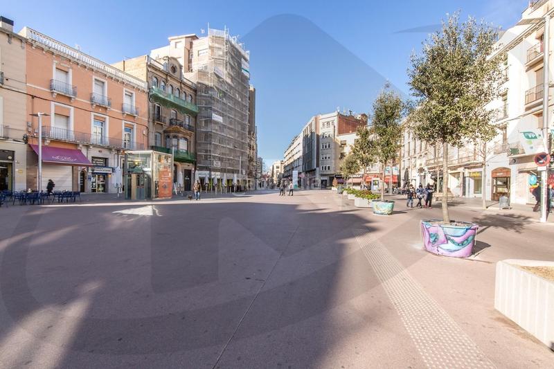 Foto f7c8144f-9c8f-4c58-b575-3783fa6fd618. Édifice dans Centre Sabadell