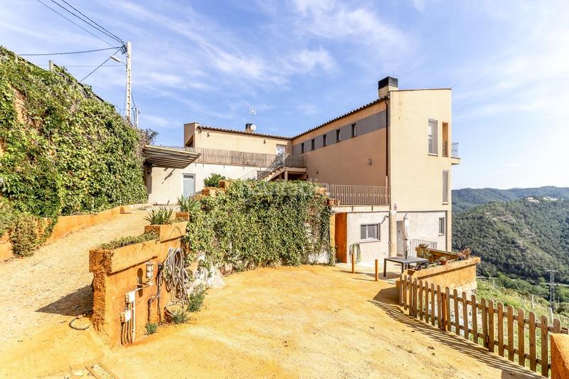 Foto 6f695bbb-0c52-48de-aa2e-f78d303a273f. Edificio in El Racó-Sant Feliu del Racó Castellar del Vallès