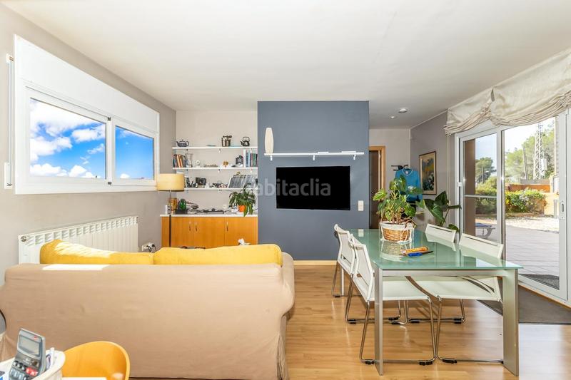 Foto f9d4315b-b518-44fd-bac9-fd0ab2e9ecbb. Edificio in El Racó-Sant Feliu del Racó Castellar del Vallès