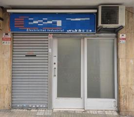 Local commercial  Carrer carrer de sant pere d'ullastret. Local con inquilino