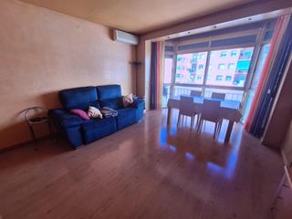 Pis  Valles del. Piso centrico de 3 hab en zona escola pia