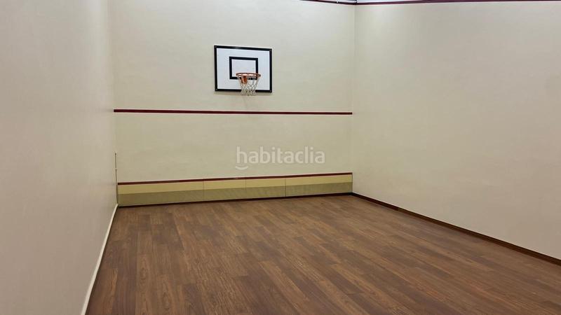 Foto b2834dbf-2972-4550-bfed-486e7fb64501. Maison avec chauffage parking piscine dans Centre Sabadell