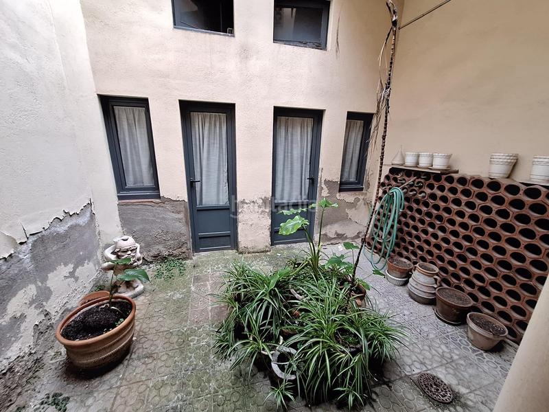 Foto 36dda70c-d825-4f17-9088-b215029d7505. Semi detached house with heating parking in Centre Sabadell