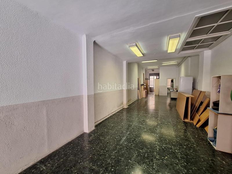 Foto 895662fd-3e4b-4006-a7b0-827fed8a310f. Semi detached house with heating parking in Centre Sabadell