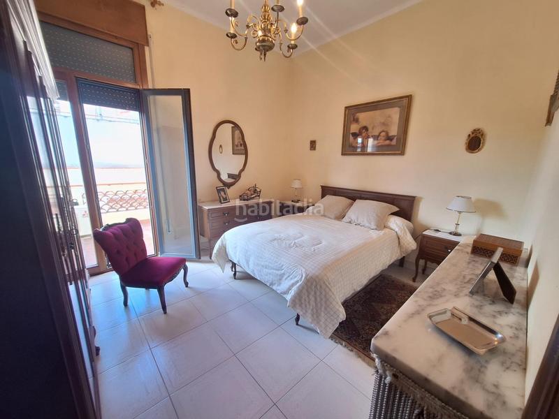 Foto d1d3b05e-ef40-466d-968b-425707d49b56. Semi detached house with heating parking in Centre Sabadell