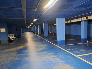Lloguer Aparcament cotxe a Centre. Plazas de parking en el centro