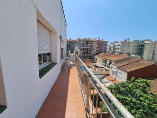Pis  Carretera barcelona de. Atico con 3 habitaciones en la crta. barcelona