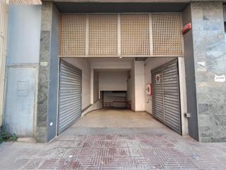 Aparcament cotxe  Calle de brujas. Parking en venta a escasos metros del hospital taulí
