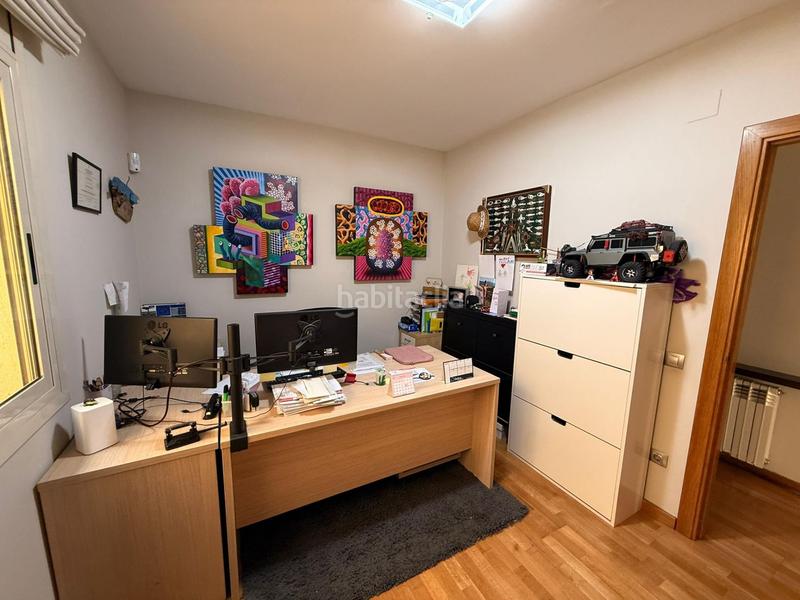 Foto b8673bfc-22cc-489b-9ad0-5c377b34be14. Piso  de 4 habitaciones con parquing en Creu Alta en Sabadell