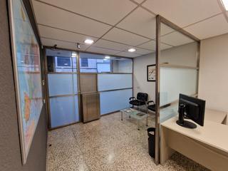 Lloguer Oficina  Carrer de riego. Oficina en alquiler en pleno centro de sabadell