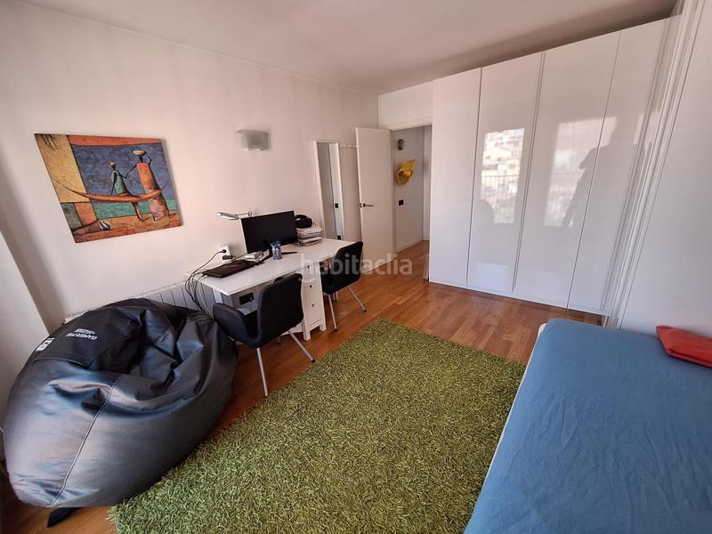 Foto 75794893-265a-48e5-8340-730503dbc119. Casa  adosada en el centro con patio y terraza en Sabadell