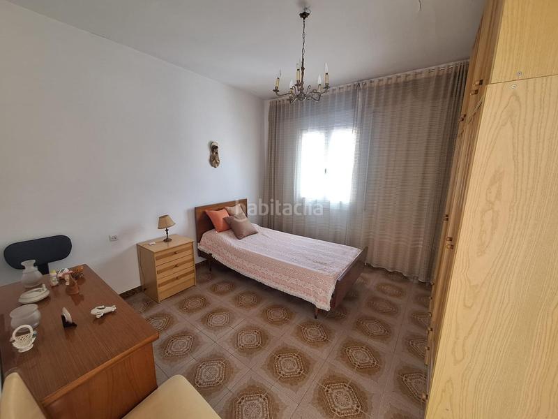 Foto 5e8a1fdf-ff8b-4831-ad8d-e829da996304. Casa amb calefacció aparcament a Eixample Sabadell