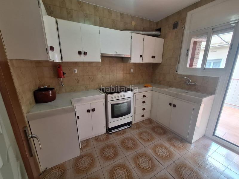 Foto 68c8b2ca-d701-464a-a92a-bd6d7a2b7520. Casa amb calefacció aparcament a Eixample Sabadell