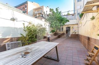 Casa  Capmany de. Casa en venta en el centro de sabadell, junto a la parroquia de