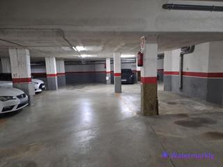 Posto auto  Carrer de les tres creus. Plaza de parking en venta en el centro de sabadell  zona covadon