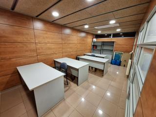 Local Comercial a Centre. Local con muy buena ubicacion