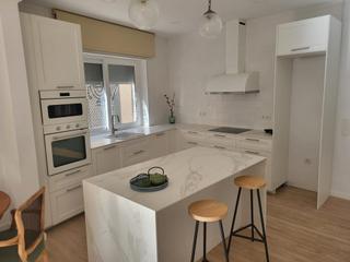 Casa adossada a Centre. Casa en venta completamente reformada en el centro