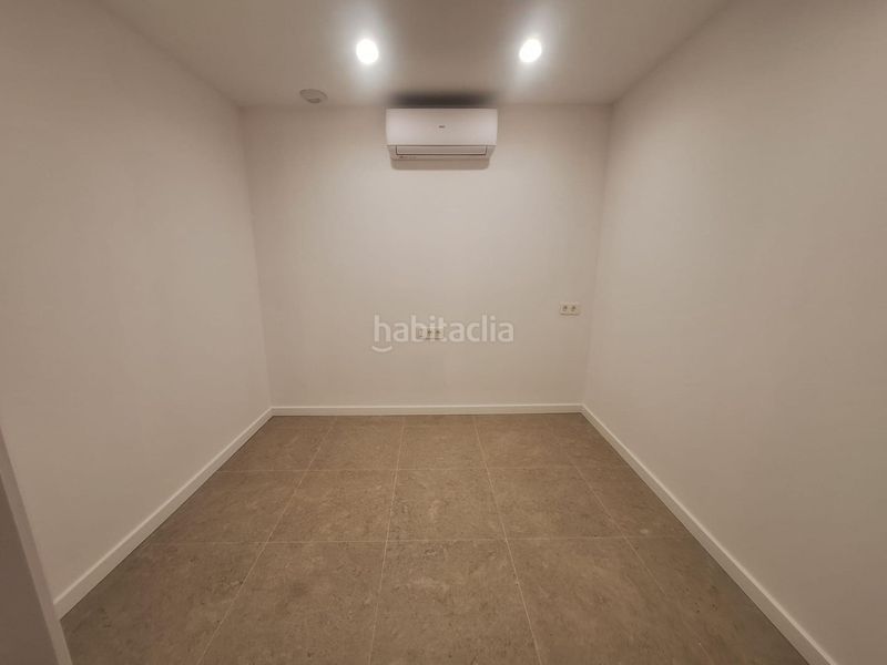 Foto f484fa16-c580-4a10-9eea-a3bbe6f3a1fb. Planta baixa amb calefacció a Centre Sabadell