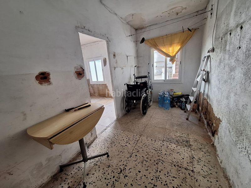 Foto f0b87a9a-c74c-4ecc-a664-3720f0adae35. Casa a Poble Nou Sabadell