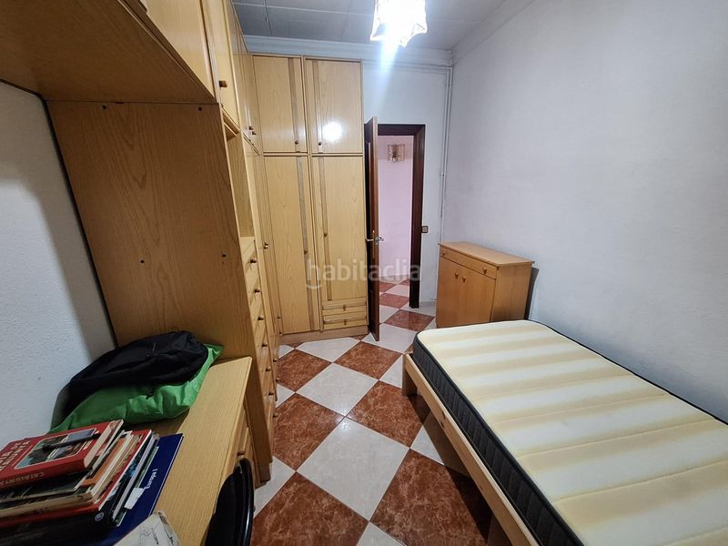 Foto fc4f2a7f-eeea-44d7-a4d3-cbb4ad021d83. Casa amb calefacció a Poble Nou Sabadell
