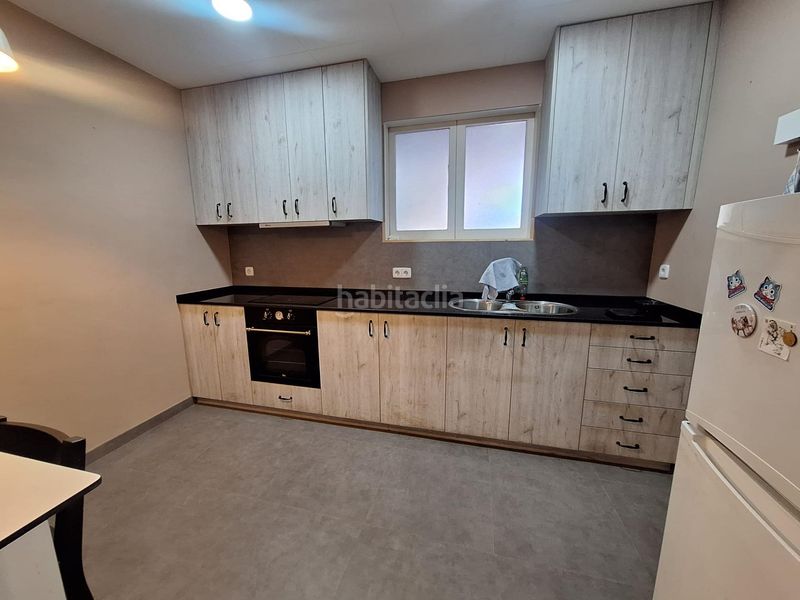 Foto 4983b161-d06d-46d9-ab2b-357590278eab. Casa amb aparcament a Creu Alta Sabadell