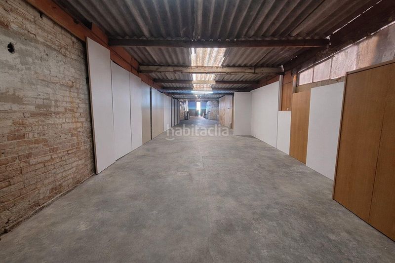 Foto b16d9a6b-804f-4941-855b-1696627ecdf7. Casa amb aparcament a Creu Alta Sabadell