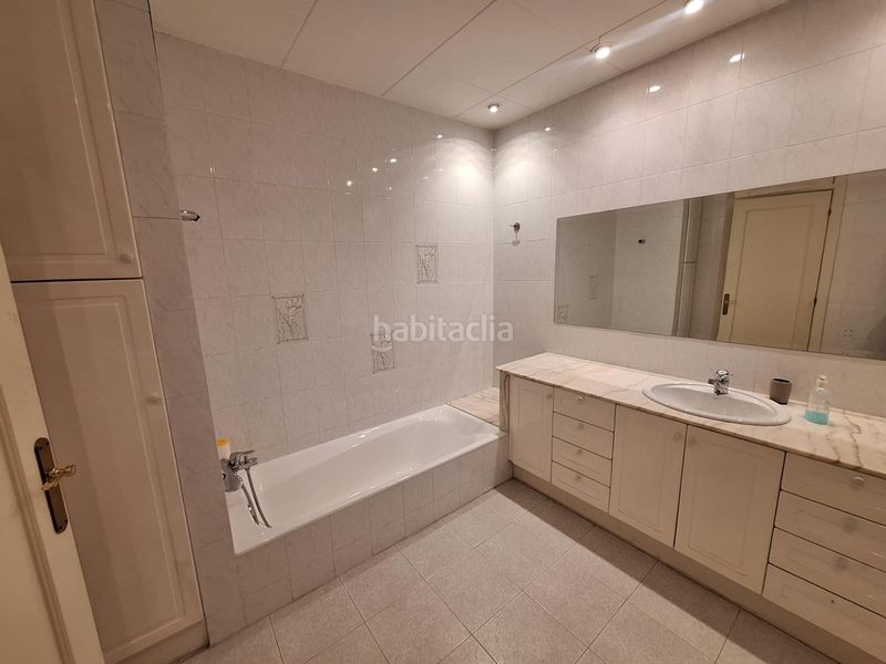 Foto ccc46d22-ebde-43b7-8268-b2b594e0f111. Casa amb aparcament a Creu Alta Sabadell