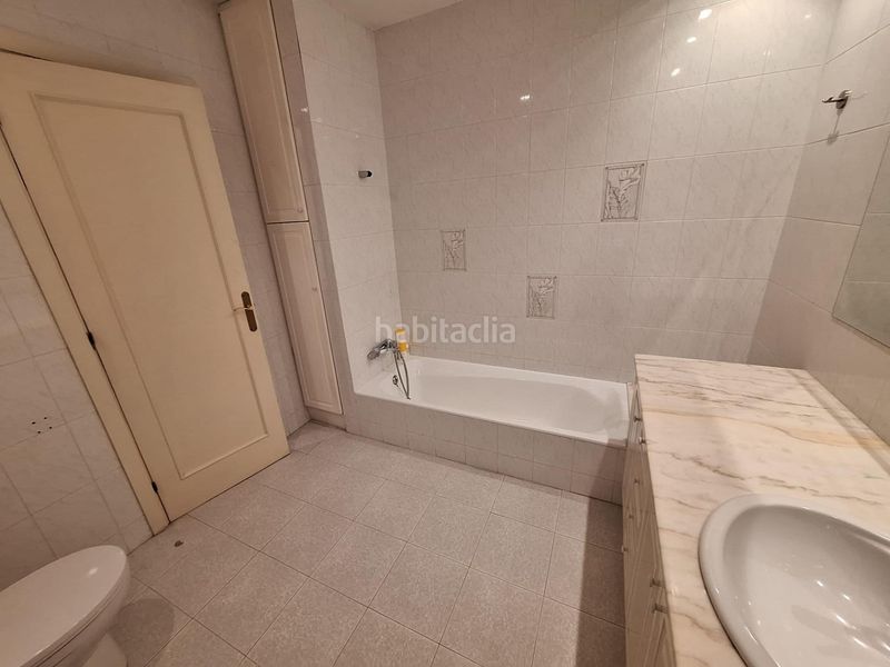 Foto cf3b2284-684b-4825-b85e-e037597e3202. Casa amb aparcament a Creu Alta Sabadell